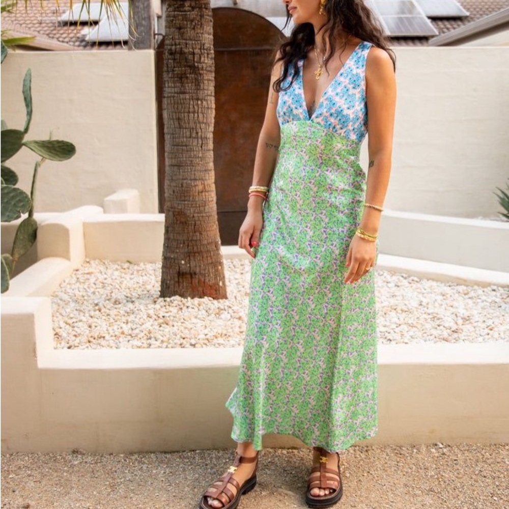Verge Girl Green and Blue Floral Midi Dress
